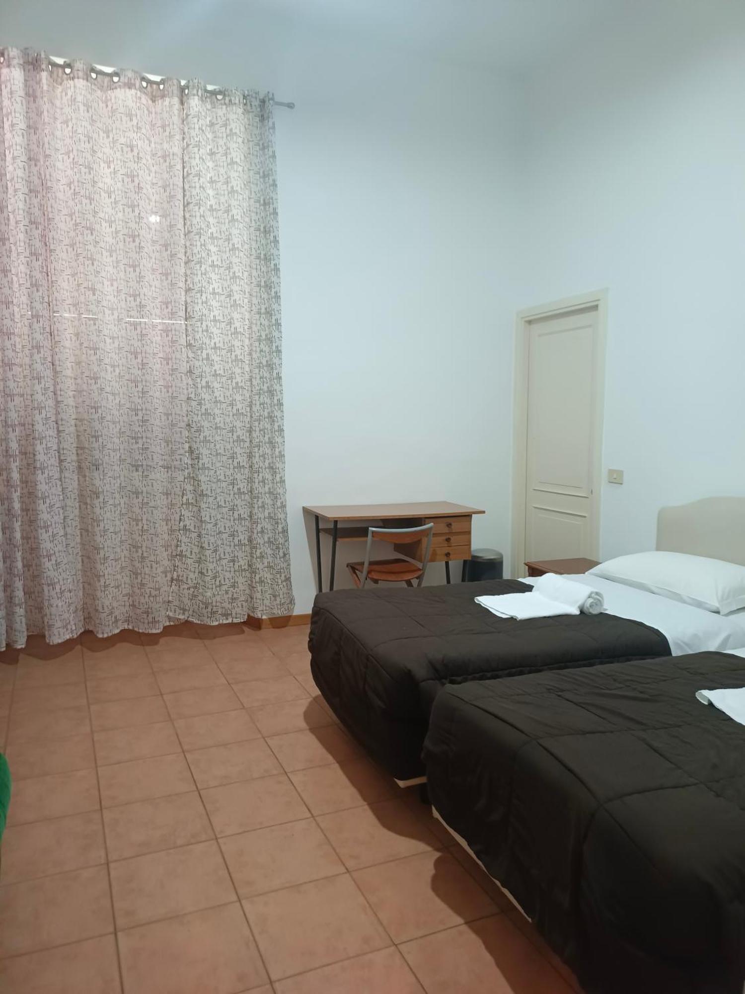 Habitación en casa particular Niam House Volturno Roma